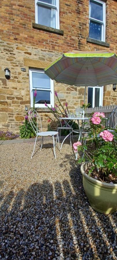 Serendipity Cottage Castleton  Buitenkant foto