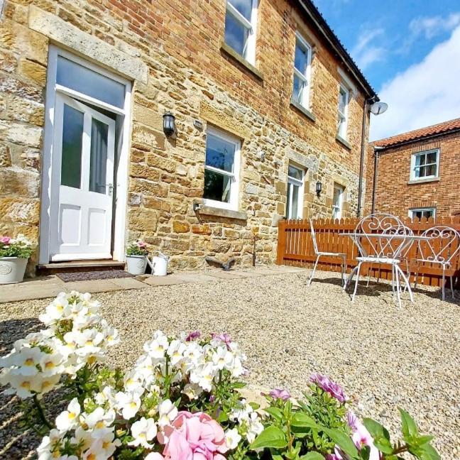 Serendipity Cottage Castleton  Buitenkant foto